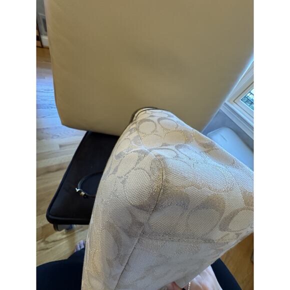 Coach Large Gold Metallic Signature Gallery Bag - Picture 14 of 16